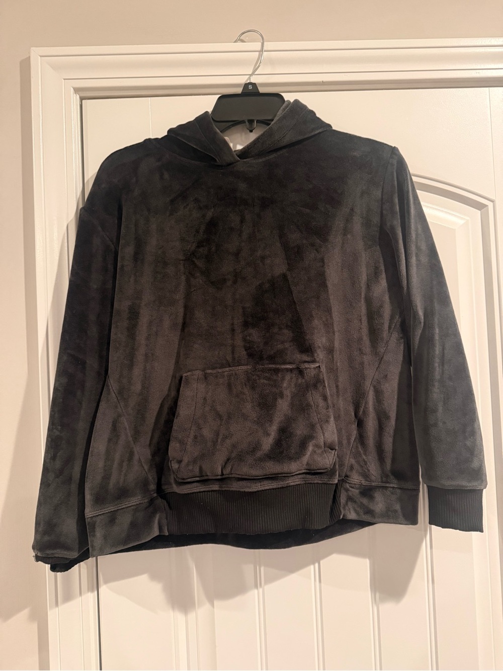 Plush Black Hooded Pullover Sweatshirt